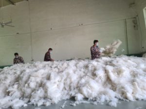 CASHMERE MARKET ANNUAL REPORT 01